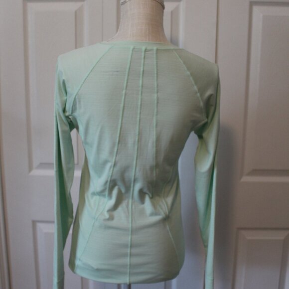 Athleta Pacifica: Rashguard/Sun Shirt - Picture 6 of 7
